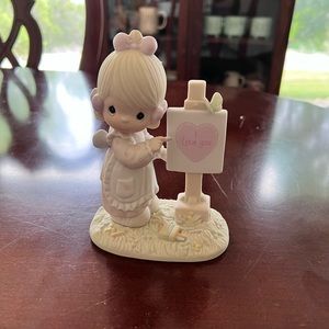 Precious Moments  PM874 Loving You Dear Valentine 1986 Girl